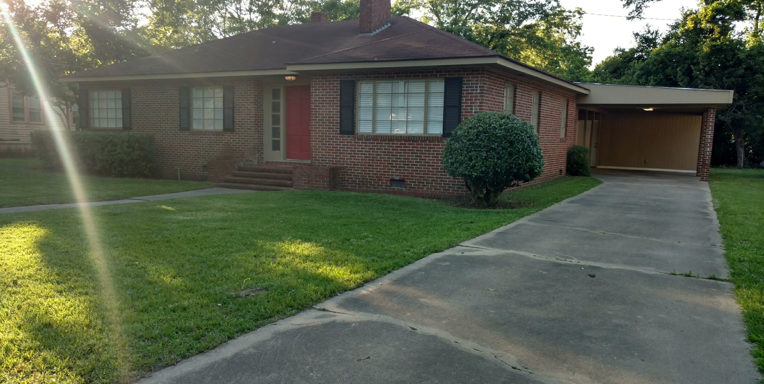 159 E. Lincoln Avenue exterior